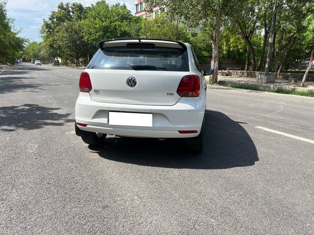 https://images10.gaadi.com/usedcar_image/4571508/original/processed_98f9da34646d41eef1169b030388b059.jpg?imwidth=6402