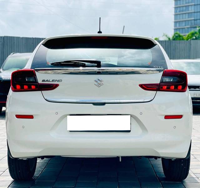 https://images10.gaadi.com/usedcar_image/4571515/original/processed_0c6bc64b5f9118576848fb02d574fb97.jpg?imwidth=6402