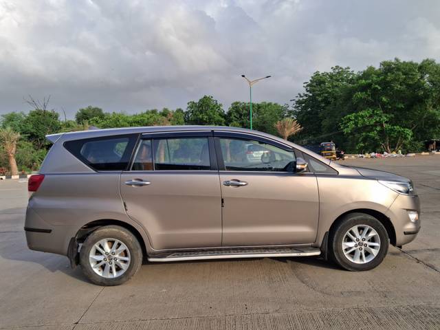 https://images10.gaadi.com/usedcar_image/4571519/original/6543c44e7bf40681b8c3742104bf18bb.jpg?imwidth=6401
