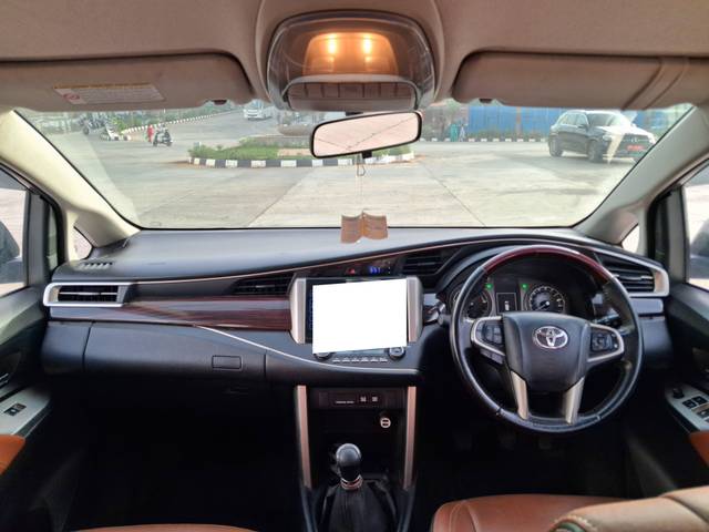 https://images10.gaadi.com/usedcar_image/4571519/original/processed_ba03a5cfa711b23309f328c445e39c1a.jpg?imwidth=6400