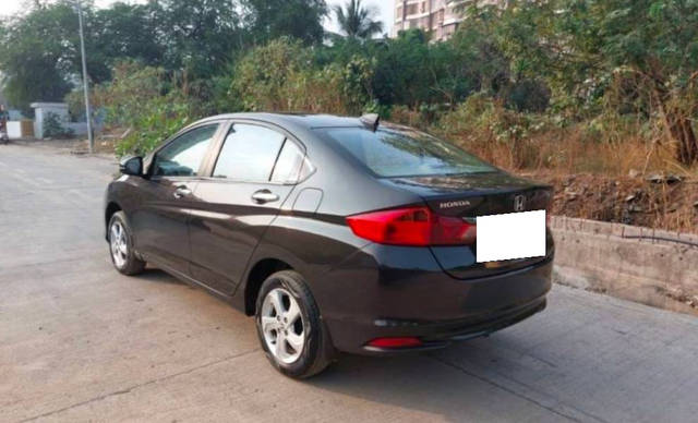 https://images10.gaadi.com/usedcar_image/4571555/original/processed_2c405b68-adb3-4d04-9b75-9d010187a0ea.png?imwidth=6402