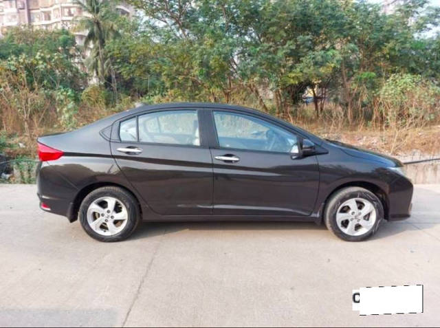 https://images10.gaadi.com/usedcar_image/4571555/original/processed_4fd89f09-2b8b-4fb4-bf38-ed97abbe97fb.png?imwidth=6401