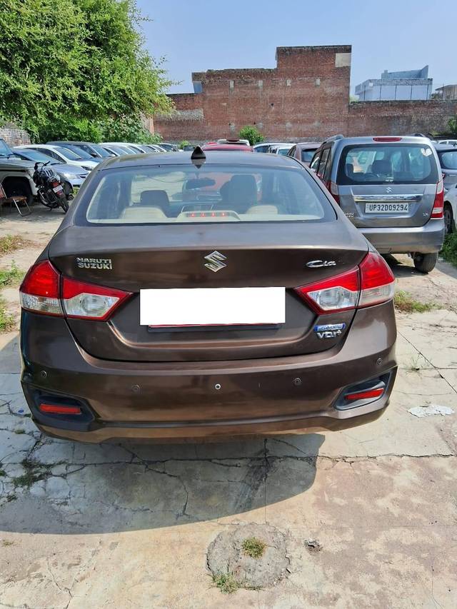 https://images10.gaadi.com/usedcar_image/4571558/original/processed_6fed45995e29c2706e9c9c49c1a9378e.jpg?imwidth=6401