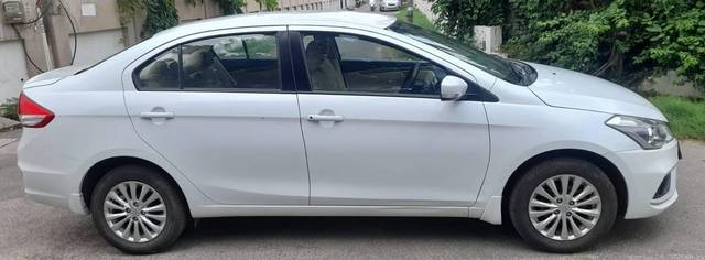 https://images10.gaadi.com/usedcar_image/4571569/original/processed_7efd742bd40a3004af25544ec31455bd.jpg?imwidth=6401