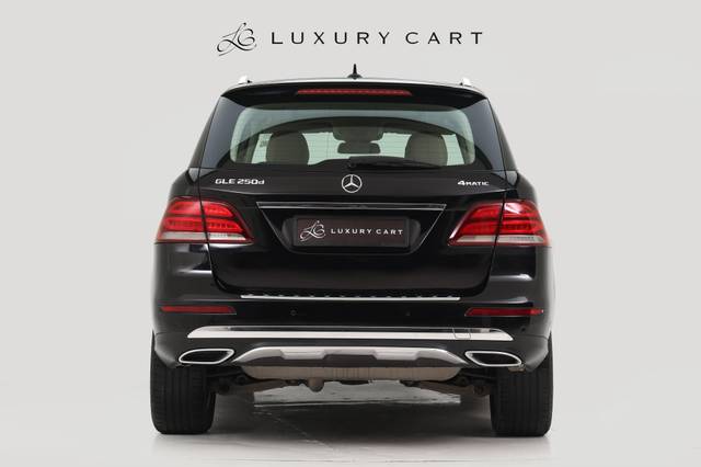 https://images10.gaadi.com/usedcar_image/4571587/original/processed_b012a3ee3b7a1015e5583bdf388ec274.jpg?imwidth=6402