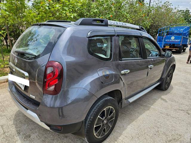 https://images10.gaadi.com/usedcar_image/4571607/original/processed_a2fc3b7a2e63615e5c95b93e567d59d5.jpg?imwidth=6401