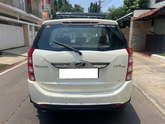 https://images10.gaadi.com/usedcar_image/4571613/original/processed_29df795ed2faa8143e0de0451972ca9a.jpg?imwidth=6401