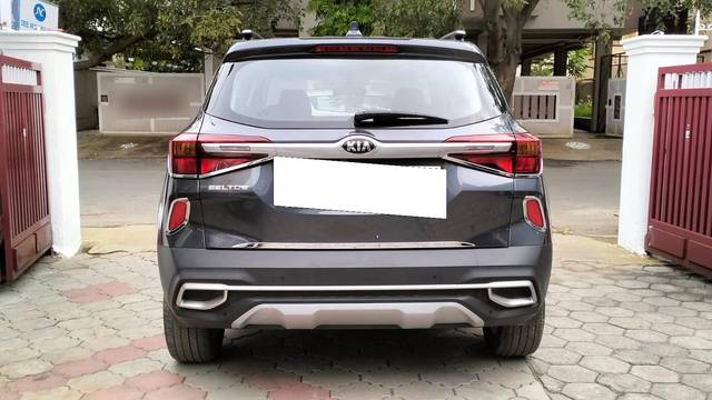 https://images10.gaadi.com/usedcar_image/4571619/original/processed_d5b83d10f0c6870d179ff5829824b12a.jpg?imwidth=6402