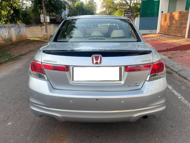 https://images10.gaadi.com/usedcar_image/4571629/original/processed_9f6015d258924aab8b3cacb2e3849395.jpg?imwidth=6401