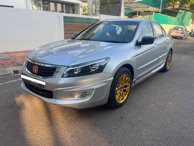 https://images10.gaadi.com/usedcar_image/4571629/original/processed_e1d3b4d15744c00accb3a297f494731d.jpg?imwidth=6402