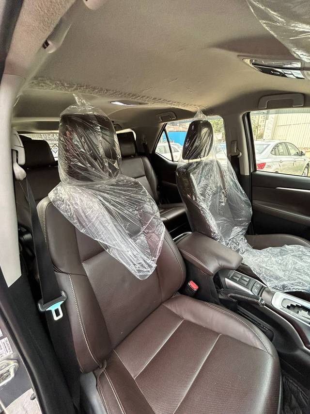 https://images10.gaadi.com/usedcar_image/4571631/original/439e6097984e8c9cd46432982e2574c4.jpg?imwidth=6402