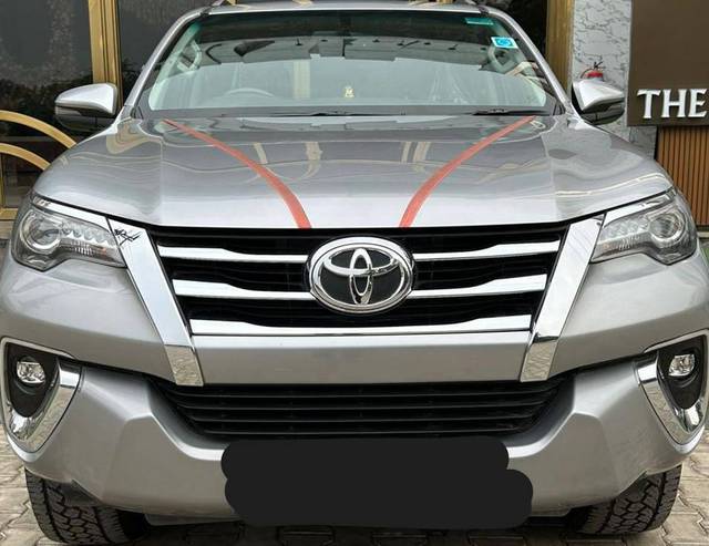 https://images10.gaadi.com/usedcar_image/4571631/original/processed_5b46fc868330d8df62445027e7c92dd3.jpg?imwidth=6400