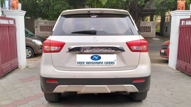 https://images10.gaadi.com/usedcar_image/4571632/original/processed_7173029237b8e75d8c173bd7707f7a28.jpeg?imwidth=6402