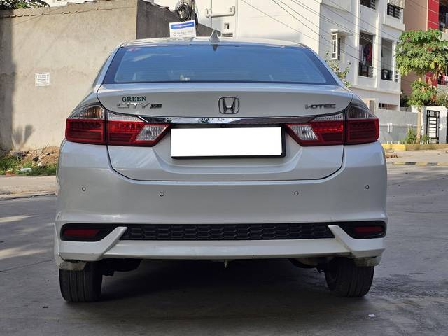 https://images10.gaadi.com/usedcar_image/4571644/original/processed_08ef0b138d5b55252fb377428c16df1d.jpg?imwidth=6402