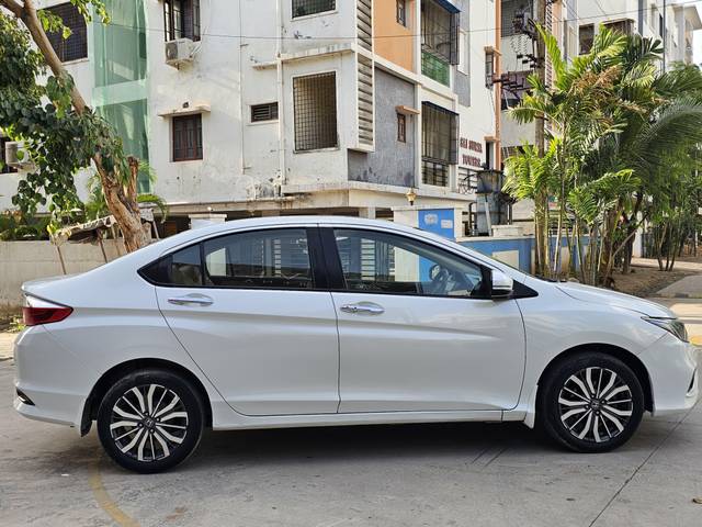 https://images10.gaadi.com/usedcar_image/4571644/original/processed_9eed8e194e37bc5f86ffba0f93cc65e4.jpg?imwidth=6401