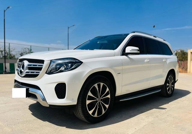 https://images10.gaadi.com/usedcar_image/4571645/original/processed_556c3ccc26ae52980a7d369be1363e66.jpg?imwidth=6402