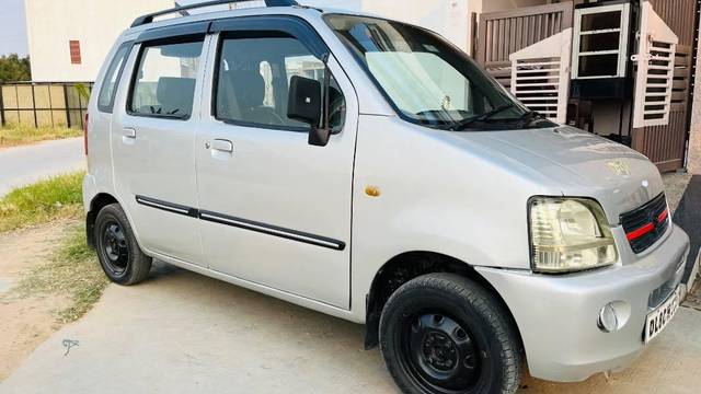 https://images10.gaadi.com/usedcar_image/4571647/original/processed_20c4fc9f-131d-40fa-adfb-f46bf82d21f0.jpeg?imwidth=6401