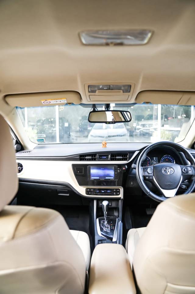 https://images10.gaadi.com/usedcar_image/4571653/original/fc4b34bb9fa9c577f73a34ca99816c64.jpg?imwidth=6402