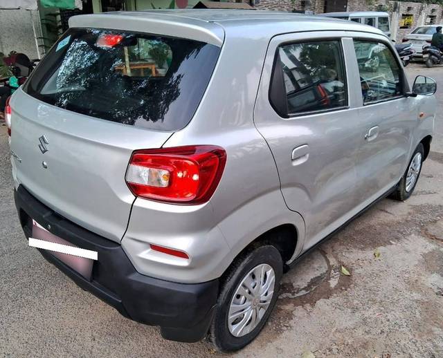 https://images10.gaadi.com/usedcar_image/4571655/original/processed_f266ac7c280f47b208997ce3085ca318.jpg?imwidth=6402