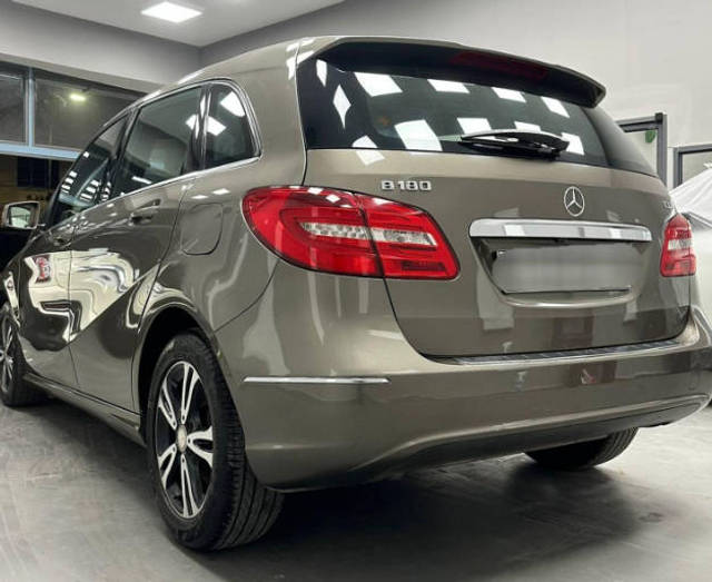 https://images10.gaadi.com/usedcar_image/4571656/original/processed_5e796def086ec321ff8112bec82c7d78.png?imwidth=6402