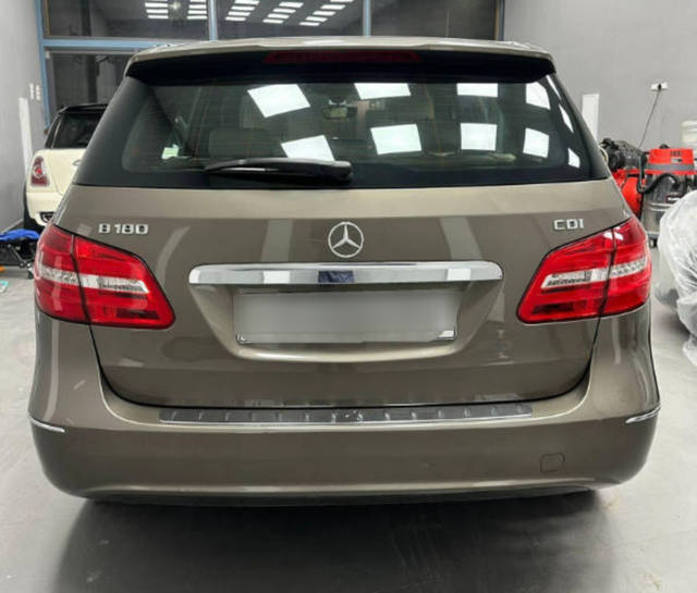 https://images10.gaadi.com/usedcar_image/4571656/original/processed_d3512ee23badf2eef0731c030328e1de.png?imwidth=6401