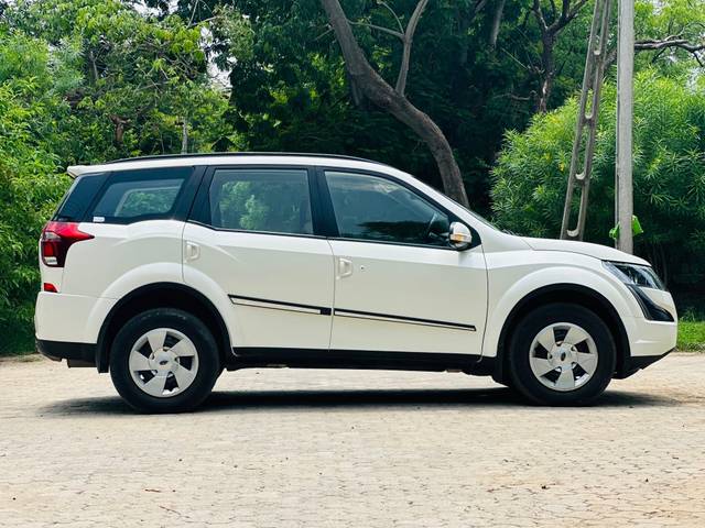 https://images10.gaadi.com/usedcar_image/4571657/original/9115170d6d9e6f5ecbba86529ccb1b93.jpg?imwidth=6401