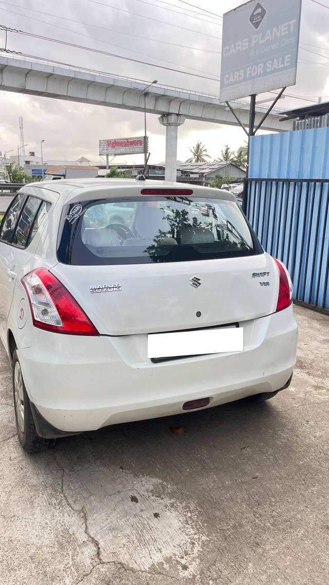 https://images10.gaadi.com/usedcar_image/4571667/original/processed_af1e6f24-684c-4f93-b608-efa6a7339d3e.jpg?imwidth=6401