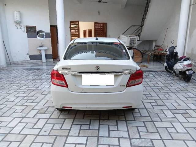 https://images10.gaadi.com/usedcar_image/4571690/original/processed_4302753d-8e86-4e08-bbba-56aee89998c0.jpg?imwidth=6401