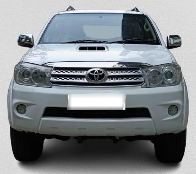 https://images10.gaadi.com/usedcar_image/4571704/original/processed_9b9b80674c7bb7aa1c4c7a870f4b2775.jpg?imwidth=6402