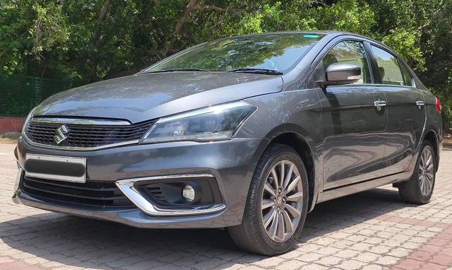 https://images10.gaadi.com/usedcar_image/4571716/original/df7996a633c0acb4889d79c2ab7a7cbf.jpg?imwidth=6400