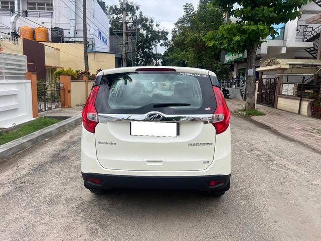 https://images10.gaadi.com/usedcar_image/4571721/original/processed_c7f7d6f006ad4051792759a341429141.jpg?imwidth=6401