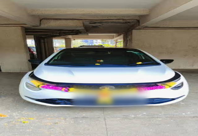 https://images10.gaadi.com/usedcar_image/4571726/original/4cf5f237-ae6a-41af-a788-3614ffdf9fde.?imwidth=6400
