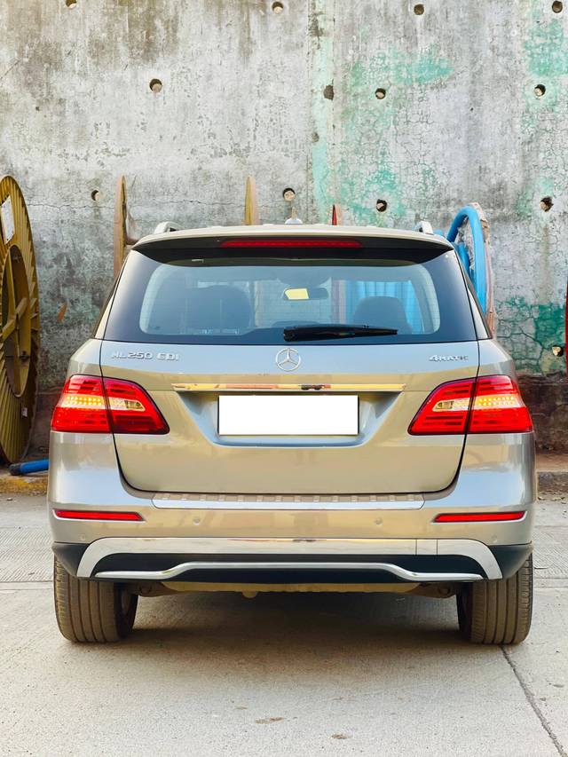 https://images10.gaadi.com/usedcar_image/4571732/original/processed_8c27ef2b04c64501945cb4fa09c9823c.jpg?imwidth=6402