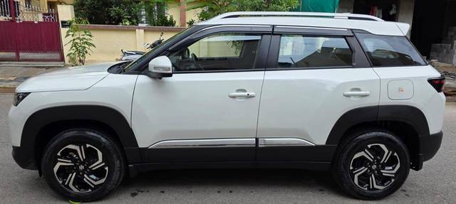 https://images10.gaadi.com/usedcar_image/4571734/original/processed_e63736ff56ab673f0920726f9c17fa96.jpg?imwidth=6402