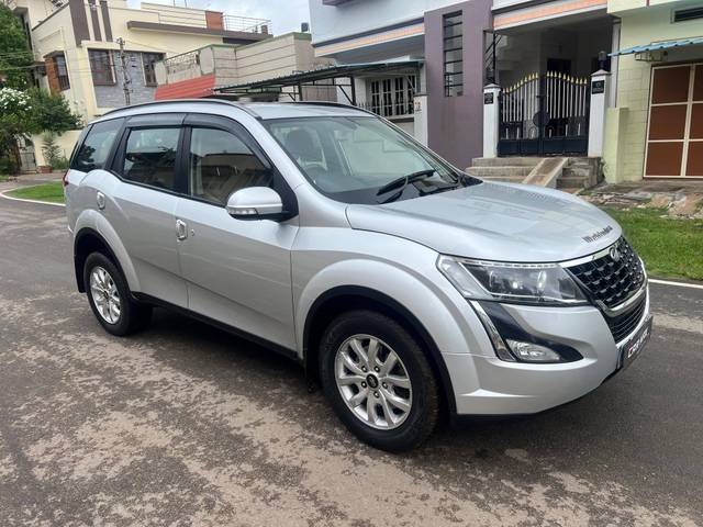 https://images10.gaadi.com/usedcar_image/4571737/original/processed_2b1c91af7dca6ce3ed462f35a39678b5.jpg?imwidth=6400