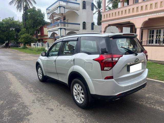 https://images10.gaadi.com/usedcar_image/4571737/original/processed_7127bf37fff97335529a90ae7534e74a.jpg?imwidth=6402