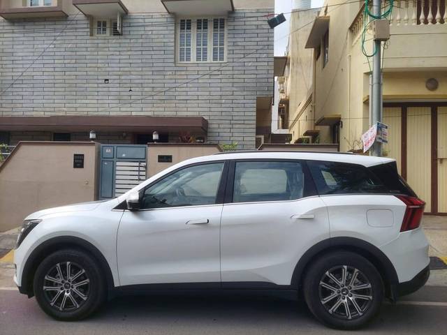 https://images10.gaadi.com/usedcar_image/4571738/original/processed_ee6ab270295b13b350561be7d0cf249b.jpg?imwidth=6402