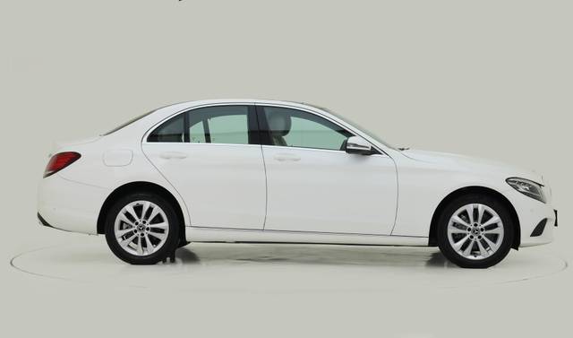 https://images10.gaadi.com/usedcar_image/4571744/original/processed_1446bdfefa6ed08e102a107413eeac09.jpg?imwidth=6401