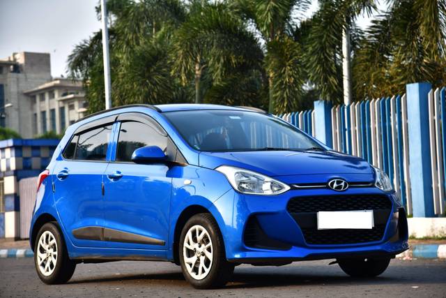 https://images10.gaadi.com/usedcar_image/4571748/original/processed_1eaaf387700709e433e25a4b25a53b01.jpg?imwidth=6400