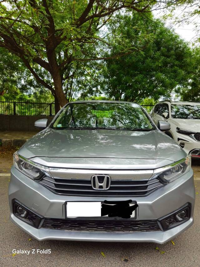 https://images10.gaadi.com/usedcar_image/4571749/original/processed_8d2b72058462839ca794c58e5ed60cec.jpeg?imwidth=6400