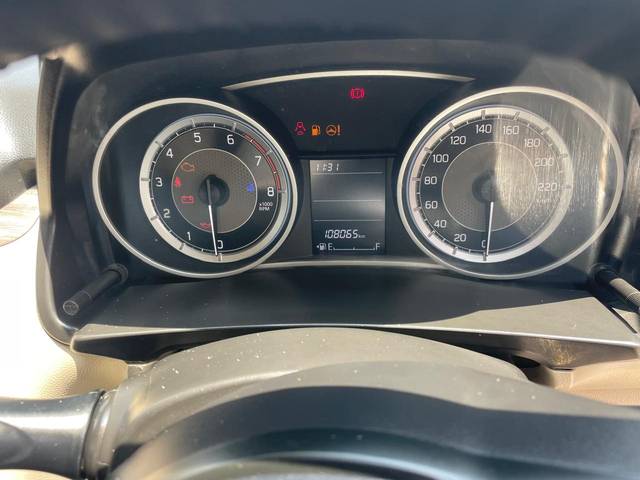 https://images10.gaadi.com/usedcar_image/4571764/original/c0b3d6e5536a2c449f37ab50abde95bc.jpeg?imwidth=6402