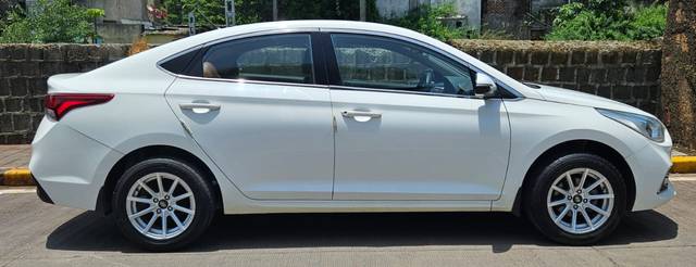 https://images10.gaadi.com/usedcar_image/4571793/original/a4c3021611fcb12a9032178540a2a026.jpg?imwidth=6401