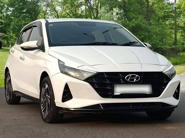 https://images10.gaadi.com/usedcar_image/4571797/original/processed_5f27bf03-34d9-4838-9859-8dff4f6dccc9.jpg?imwidth=6400