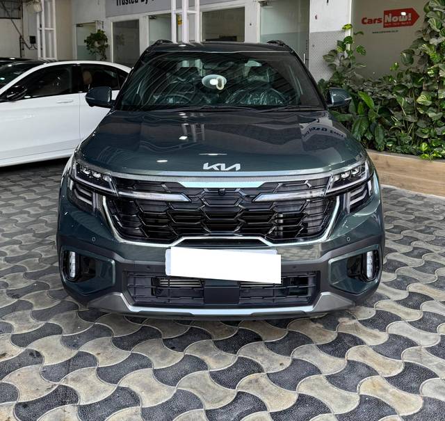 https://images10.gaadi.com/usedcar_image/4571802/original/processed_616d243ac0133ffe594052bc231ccca3.jpg?imwidth=6402