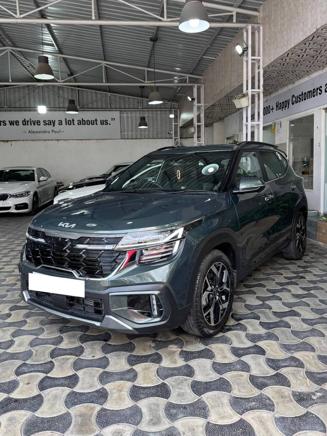 https://images10.gaadi.com/usedcar_image/4571802/original/processed_f21316cc9ff03822643cdecda35476b5.jpg?imwidth=6400