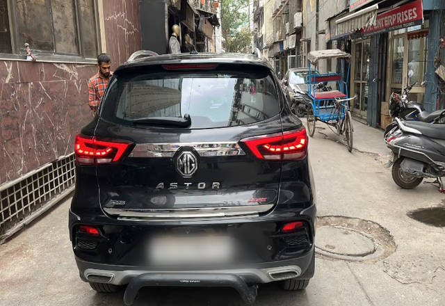 https://images10.gaadi.com/usedcar_image/4571807/original/d9991b05-8587-4d0b-98d8-14c598eb0751.?imwidth=6401