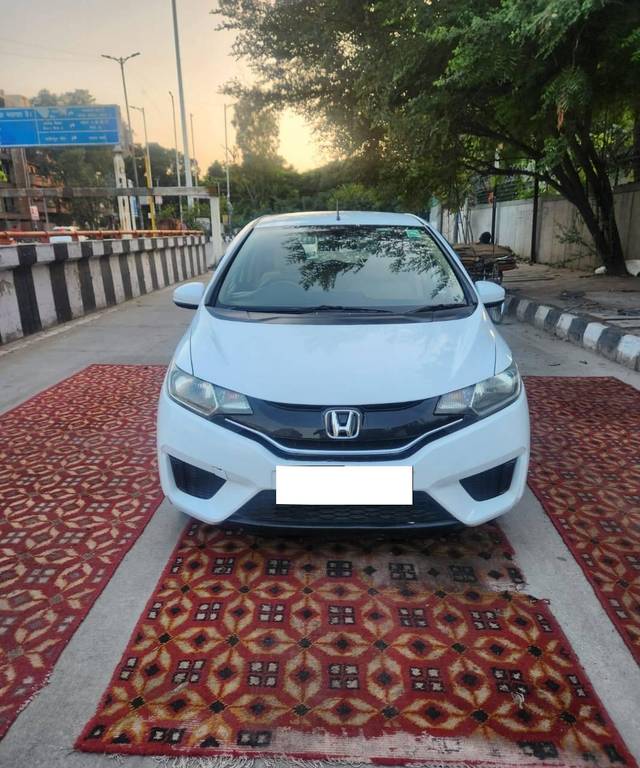 https://images10.gaadi.com/usedcar_image/4571809/original/processed_4c0fb5db1075341b12f17a1df16571a2.jpg?imwidth=6400