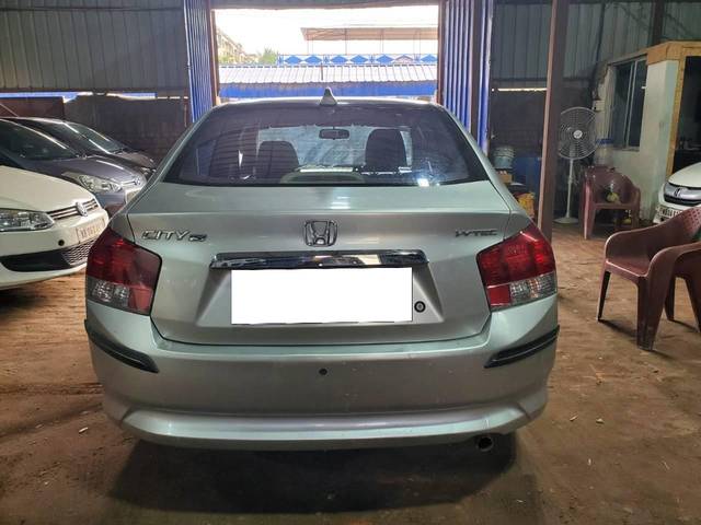 https://images10.gaadi.com/usedcar_image/4571815/original/processed_b4ad639eb40e021b75282f5b42d9a1d6.jpg?imwidth=6401