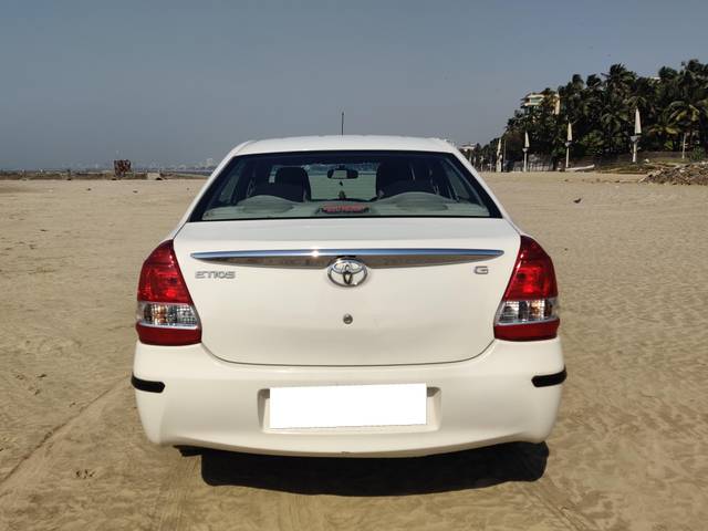 https://images10.gaadi.com/usedcar_image/4571818/original/processed_175399a7fcc9167a822fd0b97b08952f.jpg?imwidth=6401