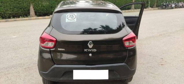 https://images10.gaadi.com/usedcar_image/4571821/original/processed_e2bd24e19c03ee29f8412de0a54e9cd7.jpg?imwidth=6401